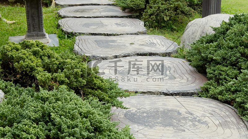 大型假山喷泉：如何挑选优质生产厂家**